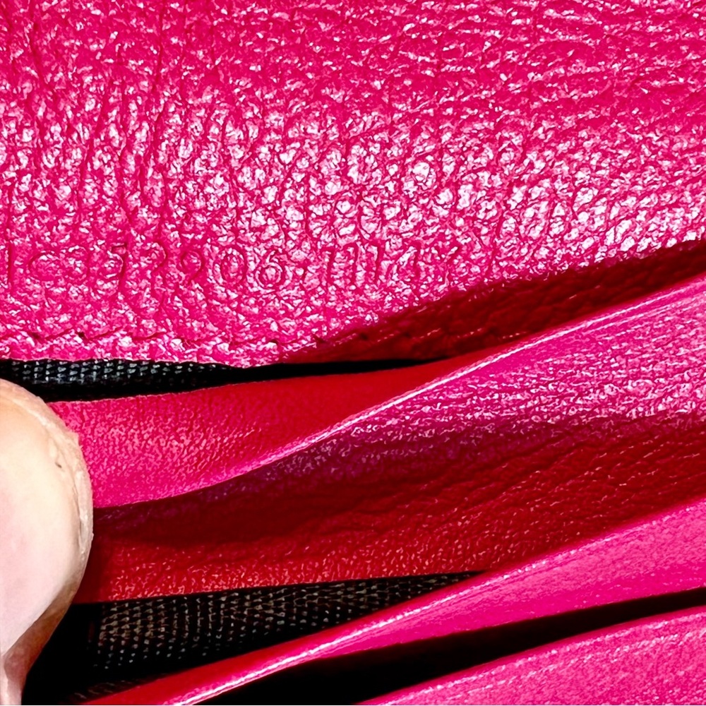 Yves Saint Laurent Portefeuille Compact Zip Around Wallet - Picture 9 of 9